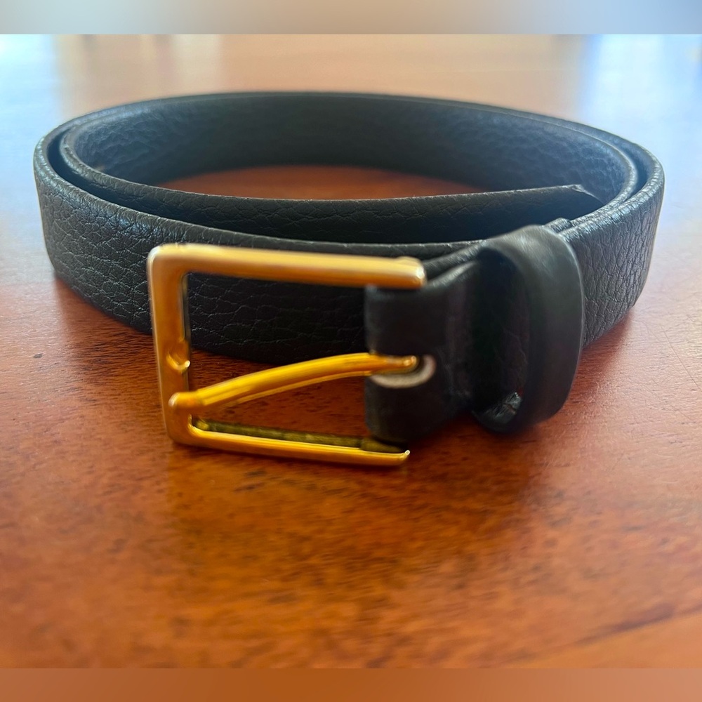 Black leather Women’s belt (medium, never worn)